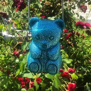 Feeling blue? Our blue teddy bear purse is too die for!